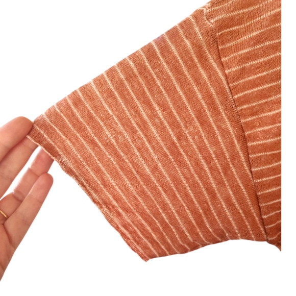 BKE Striped Cut Out Drop Shoulder Knit Top Old Rose Cream Small Boho Western - Picture 4 of 10